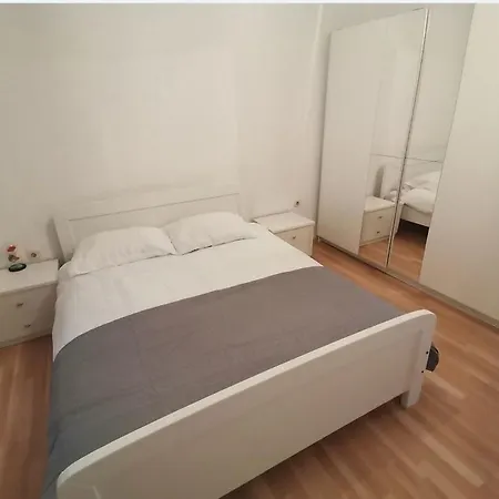 度假居 House Ule 2 Zrnovo