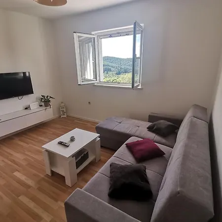 House Ule 2 *