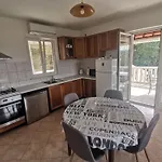 Nyaraló House Ule 2 Žrnovo