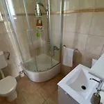 House Ule 2 Nyaraló