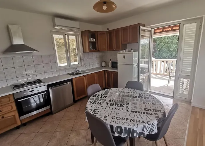 Дом отдыха House Ule 2 Zrnovo